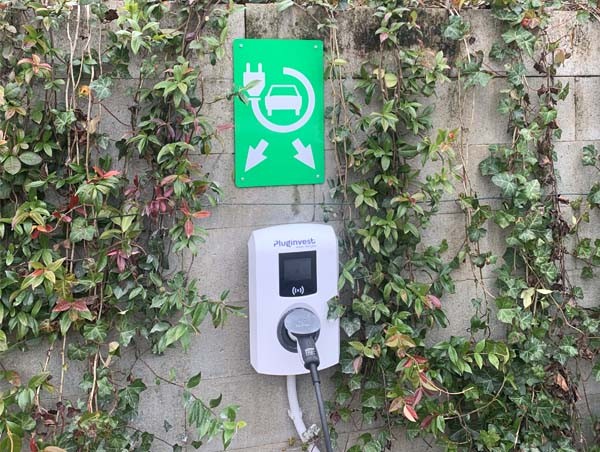 Les Terrasses des Falizes - Borne électrique publique